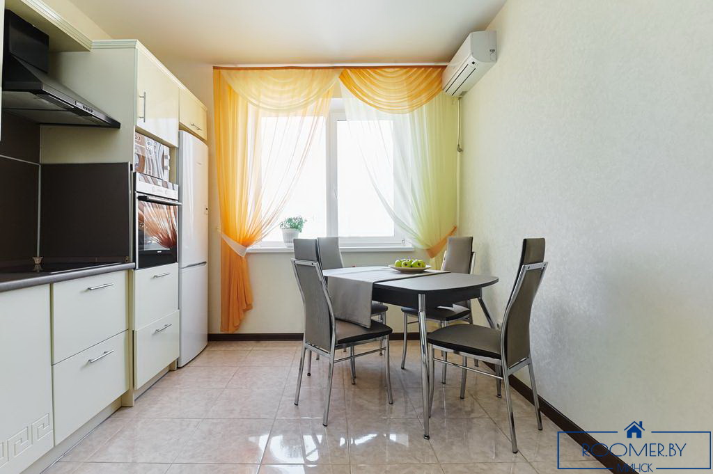 Двухкомнатная квартира в Минске на сутки Энгельса кухня