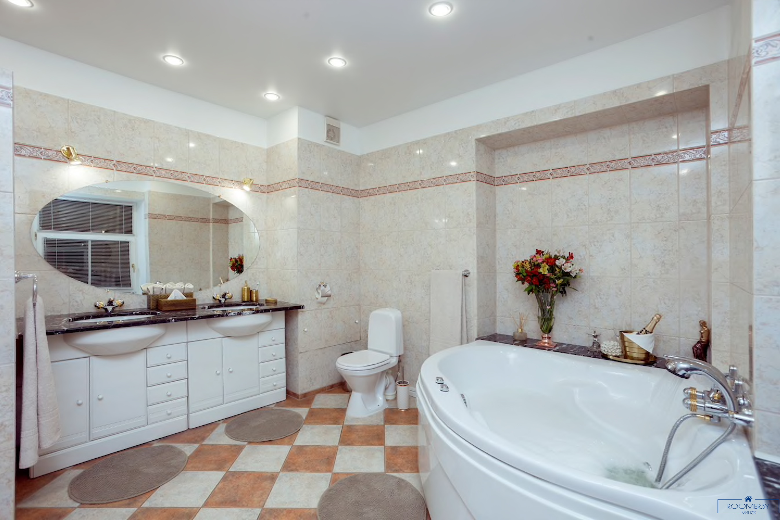 Пятикомнатная квартира на сутки Минск проспект Независимости, 14 ванна