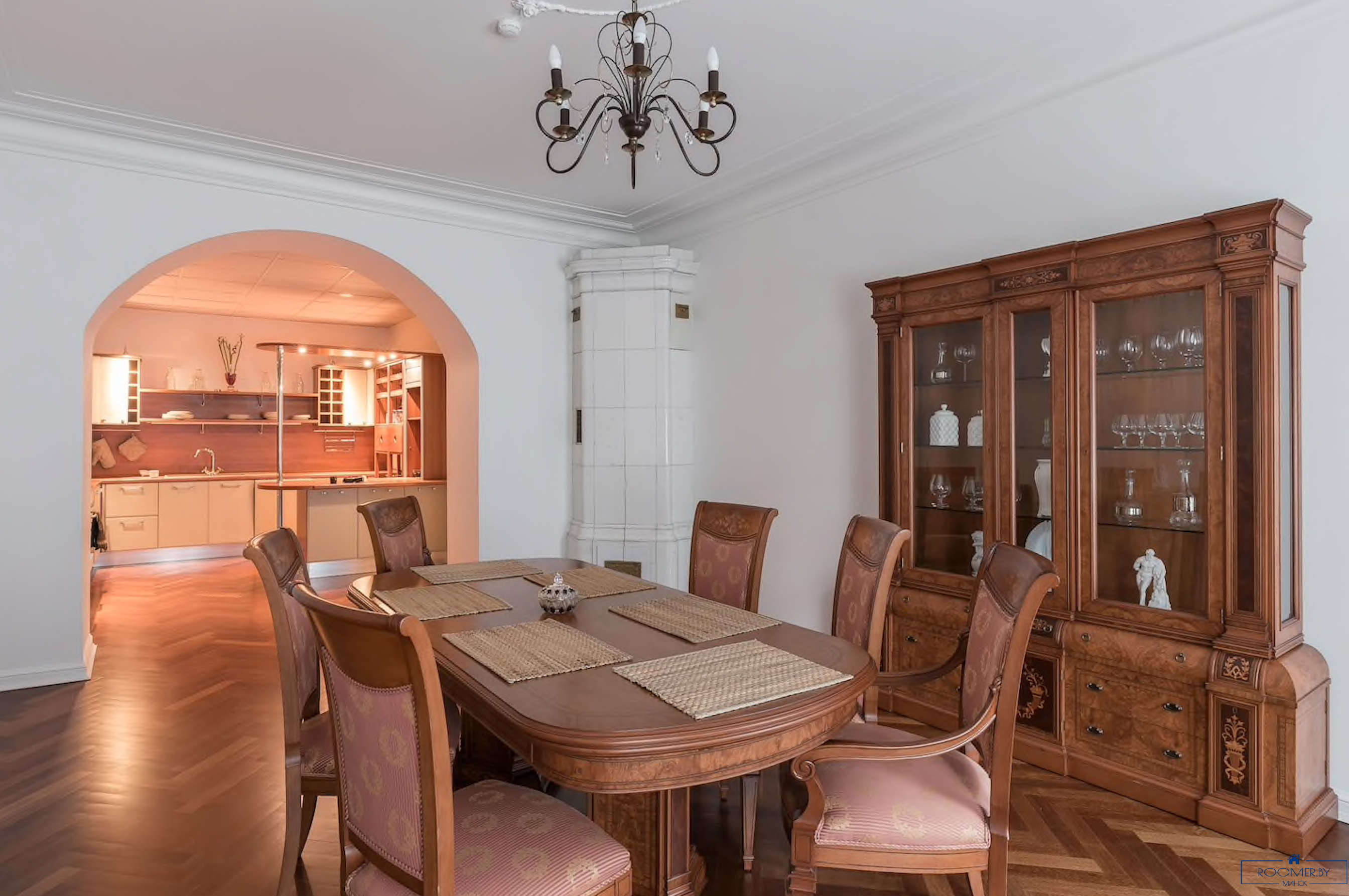 Пятикомнатная квартира на сутки Минск проспект Независимости, 14 гостиная