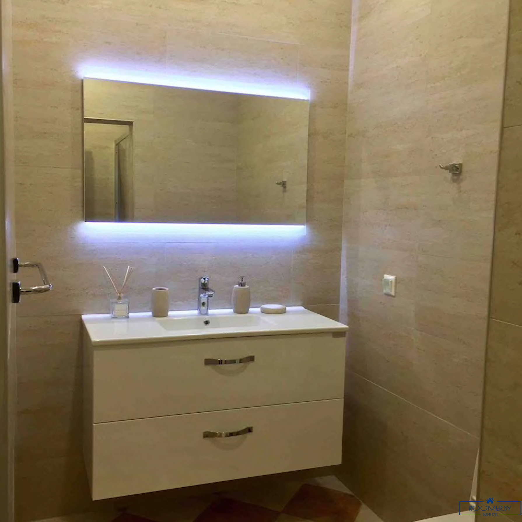 Пятикомнатная квартира на сутки Минск проспект Независимости, 14 ванна