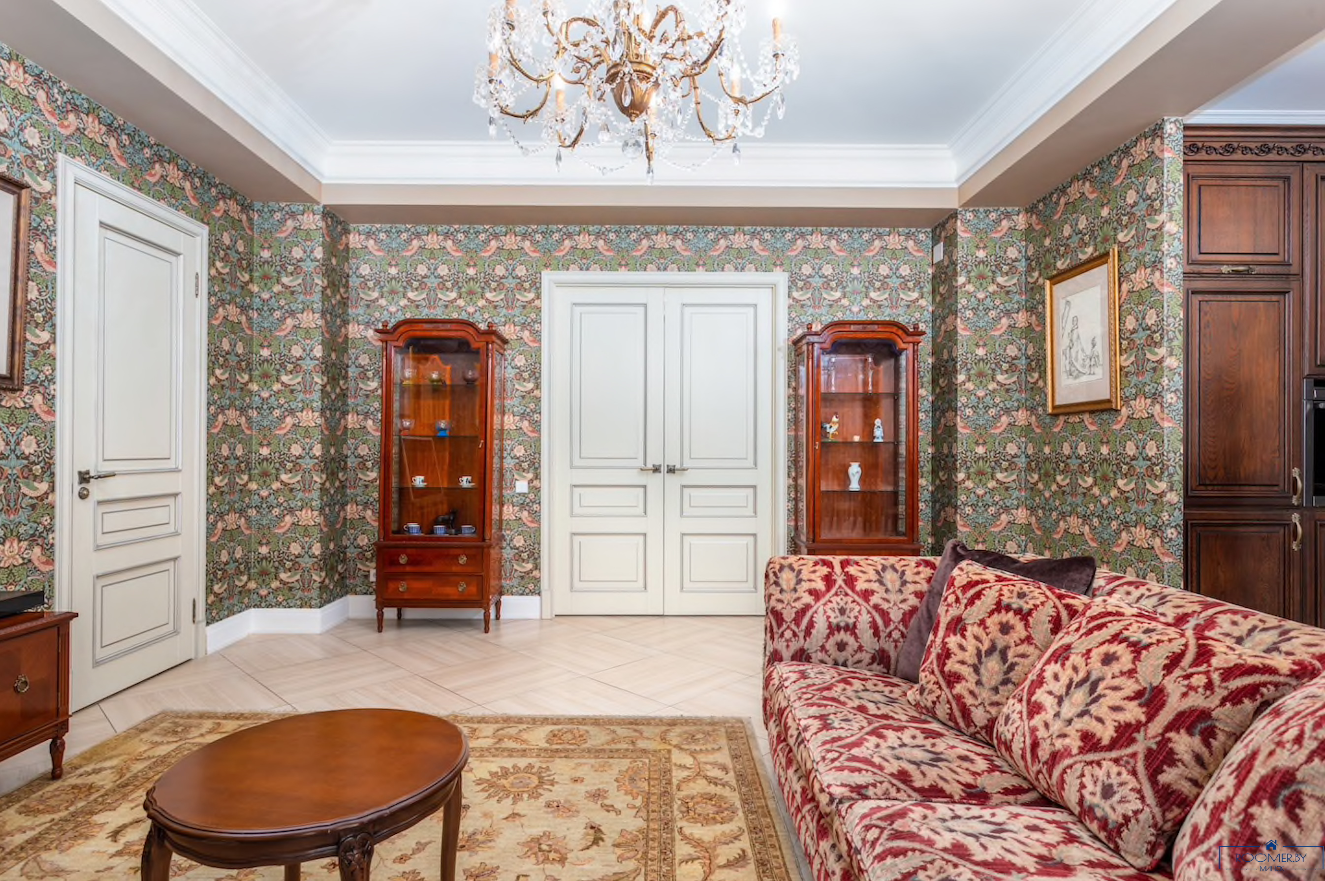 Пятикомнатная квартира на сутки Минск проспект Независимости, 23 гостиная