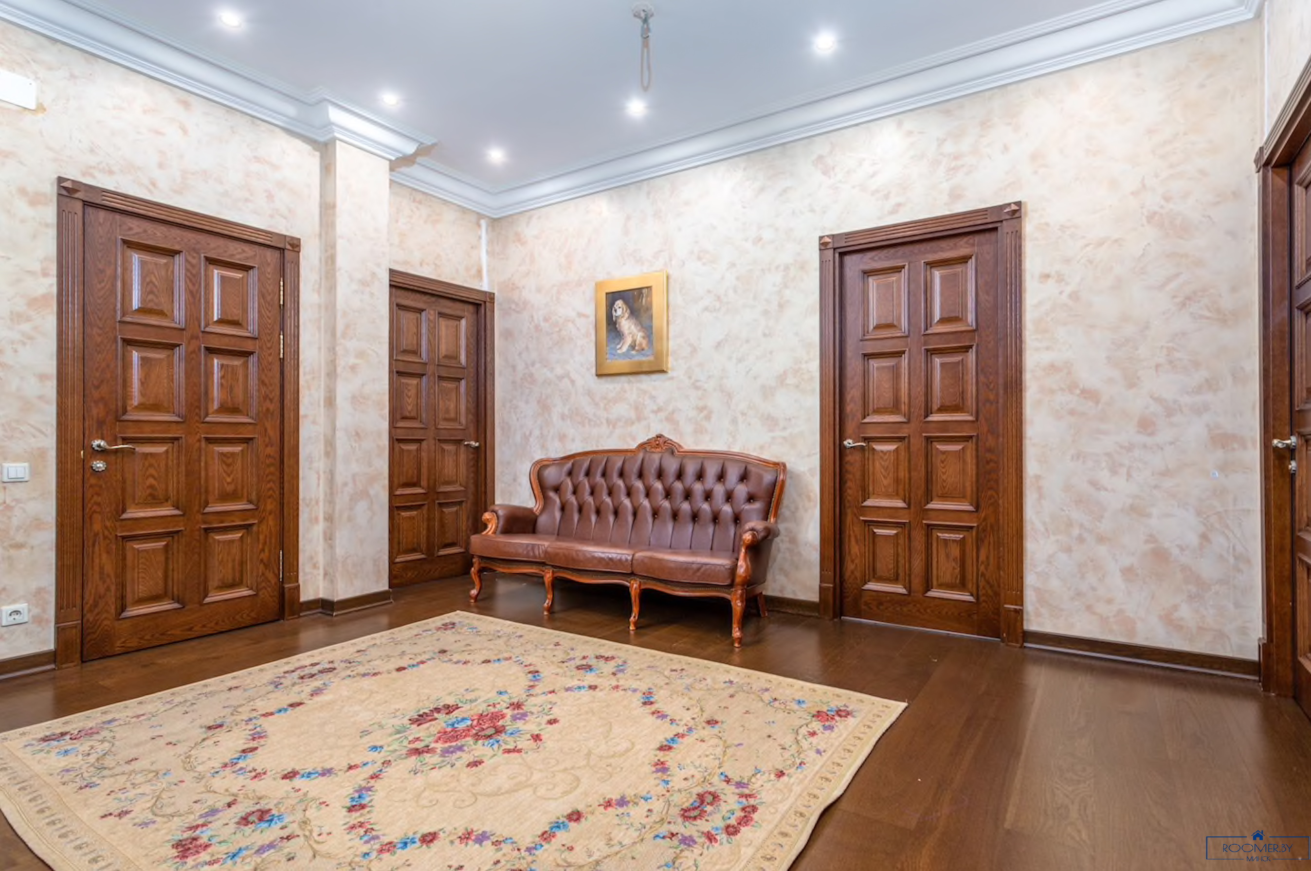 Пятикомнатная квартира на сутки Минск проспект Независимости, 23 коридор