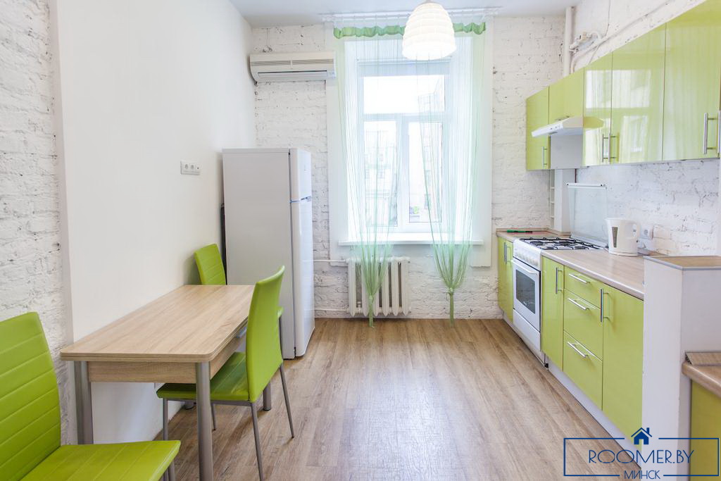 Квартира на сутки в Минске на улице Володарского, 17 кухня