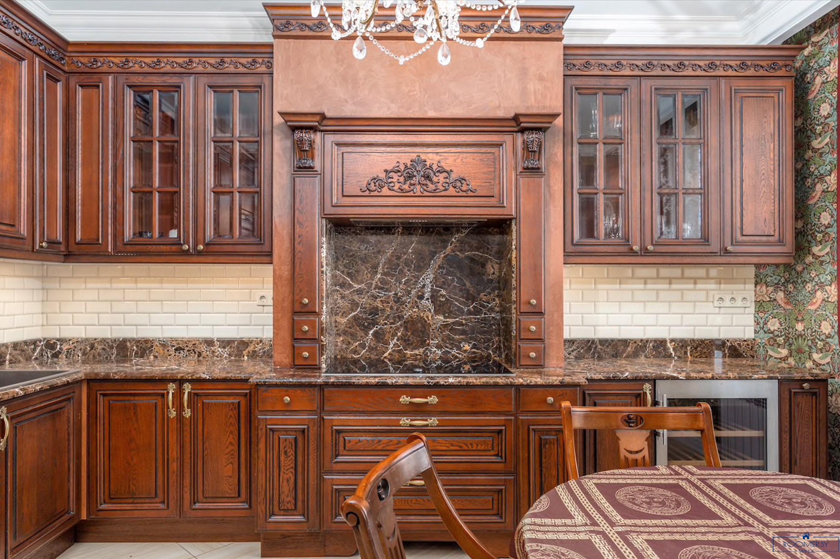 Пятикомнатная квартира на сутки Минск проспект Независимости, 23 кухня