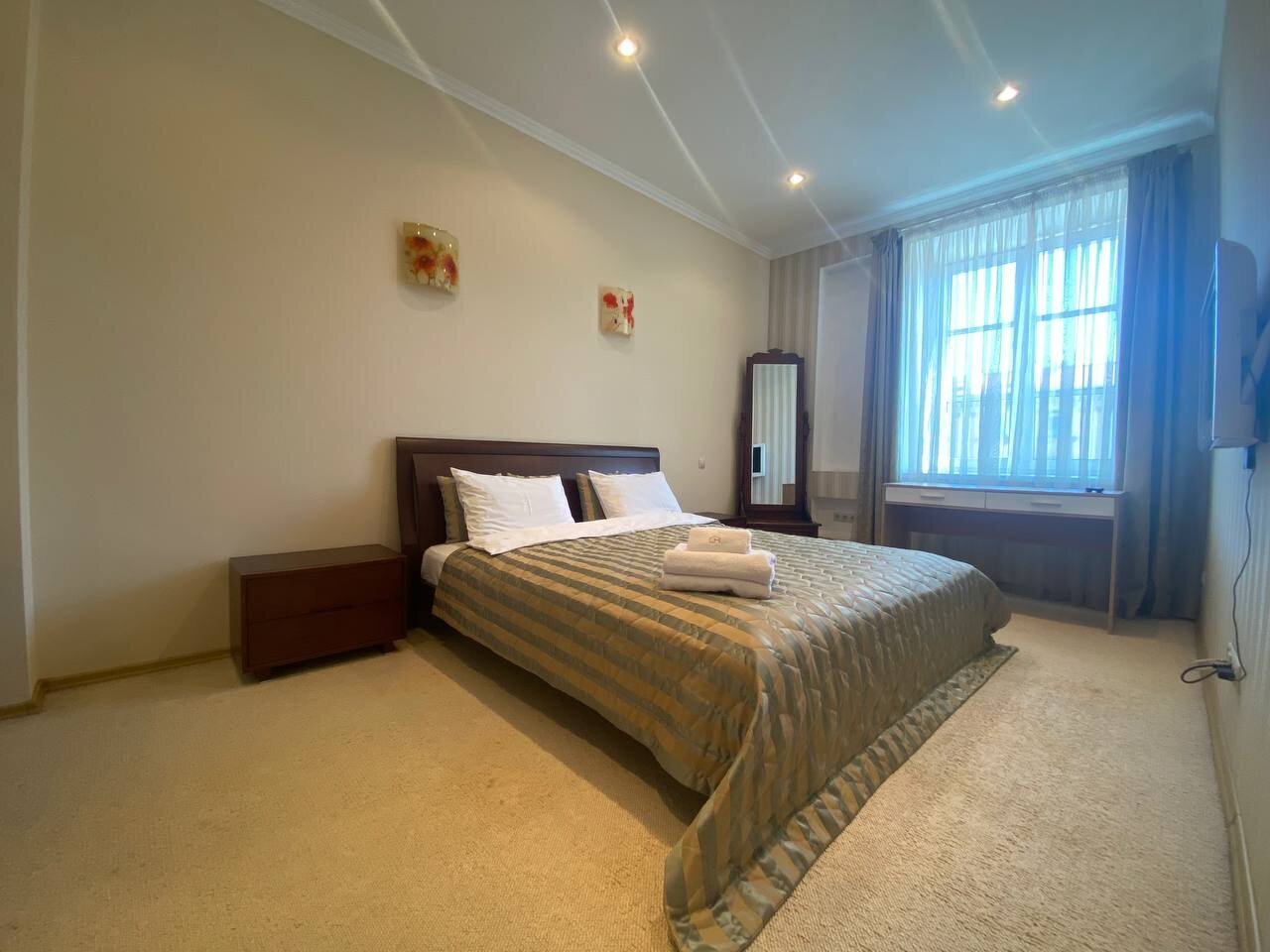 Вид квартиры на сутки, Минск, пр-т Независимости 13 — фото 3