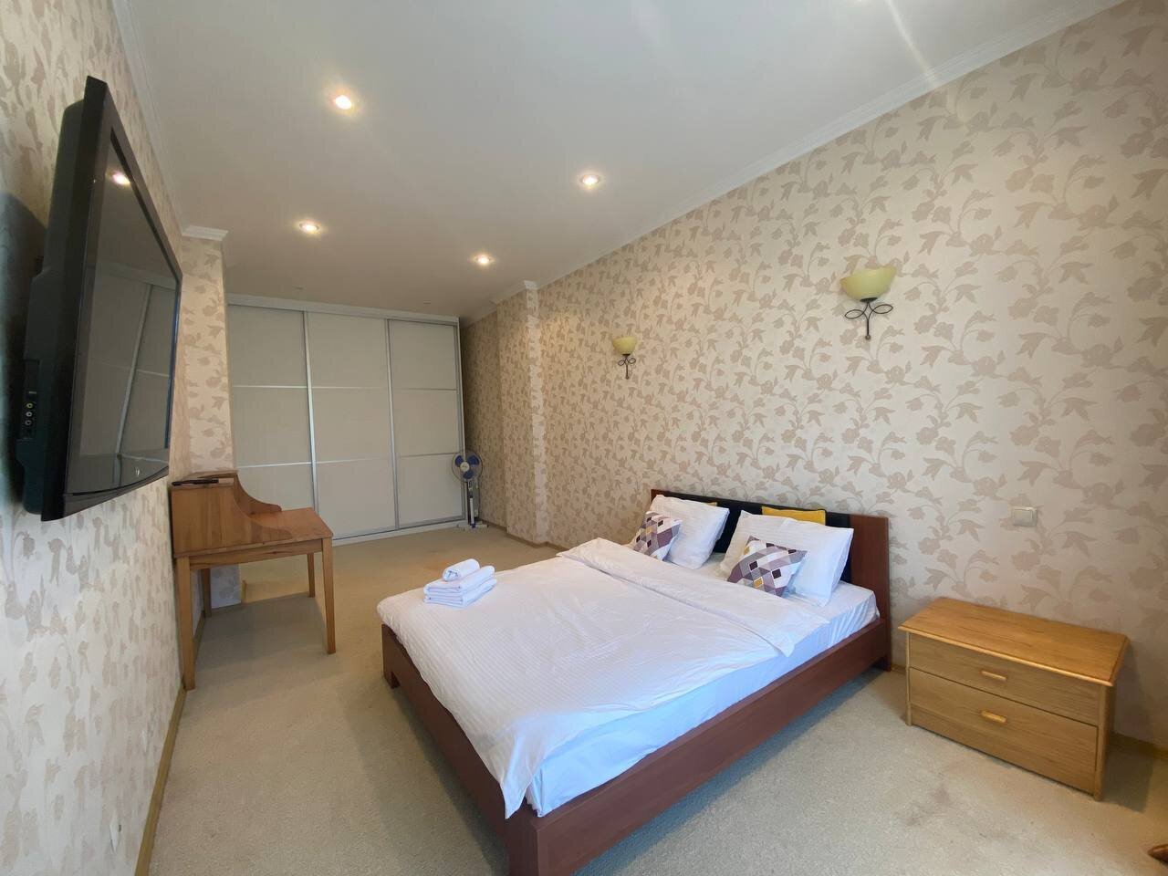 Квартира посуточно Минск, пр-т Независимости 13 — фото интерьера