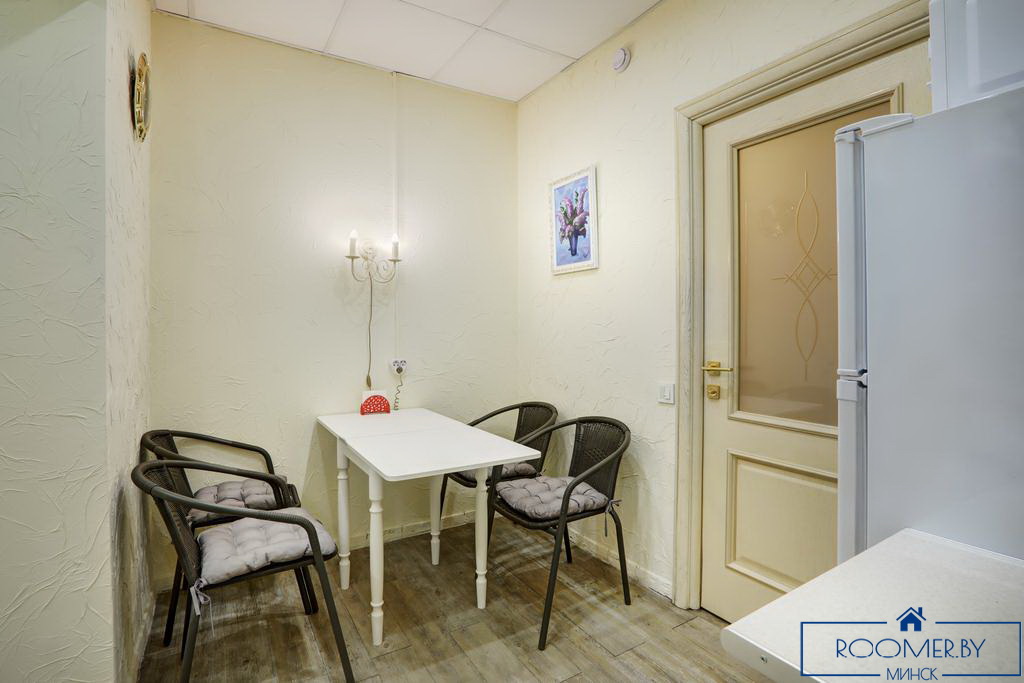 Квартира на сутки в Минске возле метро Площадь Ленина кухня