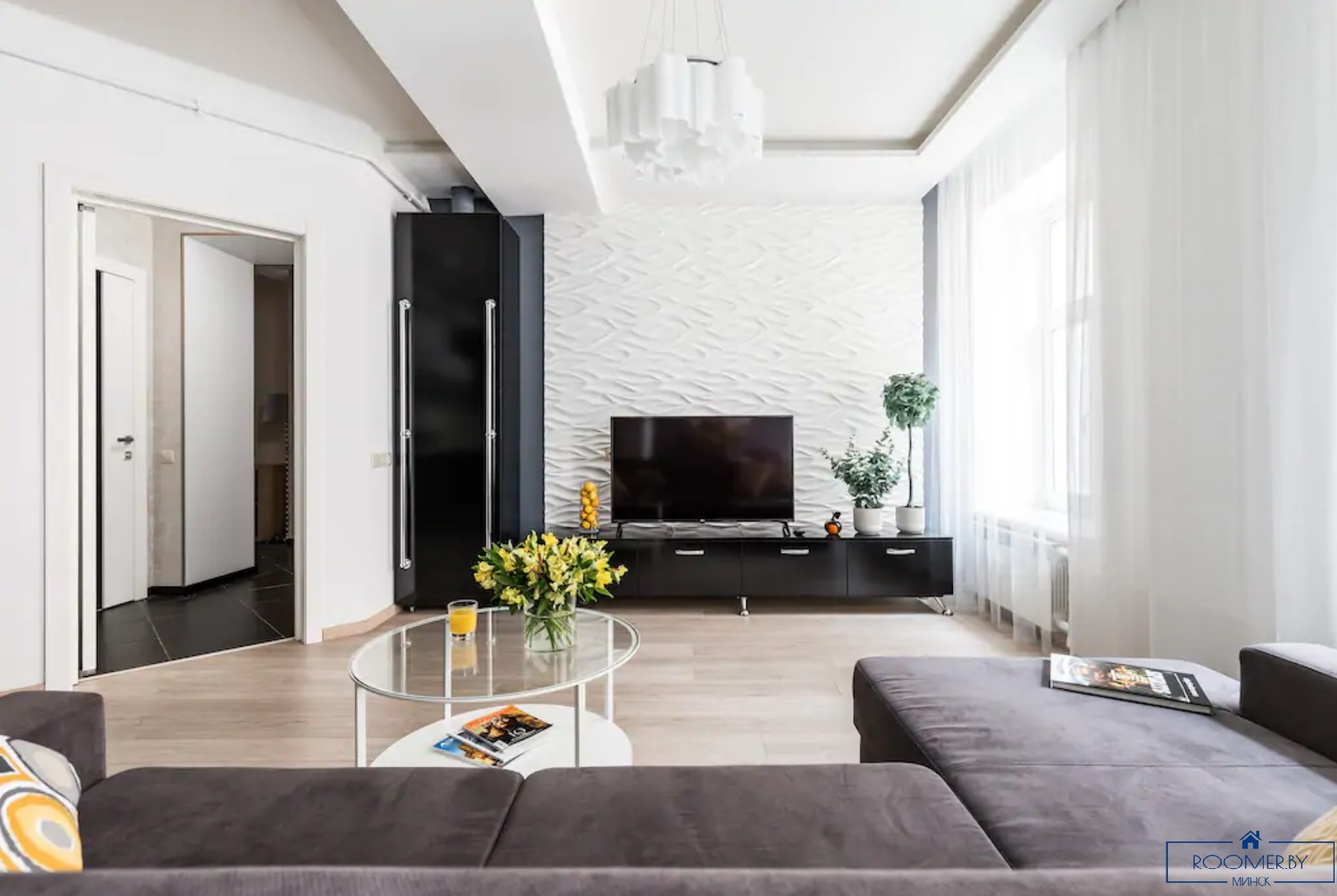 Пятикомнатная квартира на сутки Минск Ленинградская гостиная