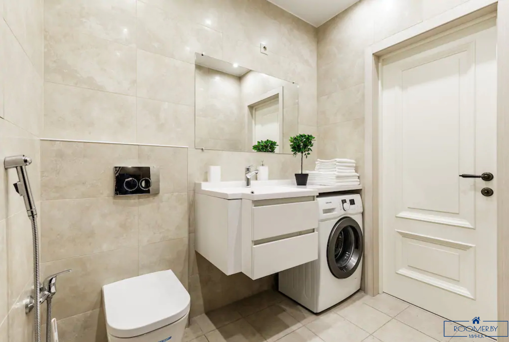 Пятикомнатная квартира на сутки Минск Ленинградская ванна