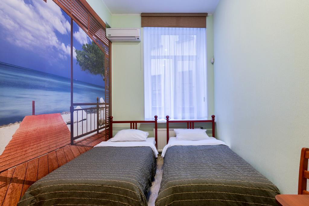 Четырехкомнатная квартира на сутки Минск Мясникова, 34 спальня