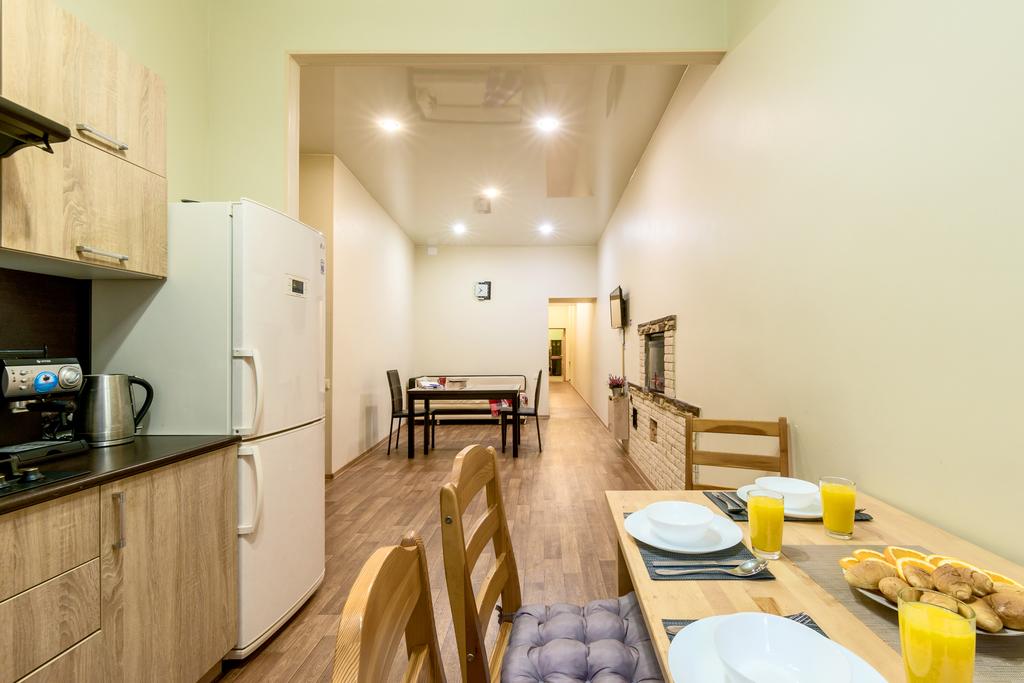 Четырехкомнатная квартира на сутки Минск Мясникова, 34 кухня