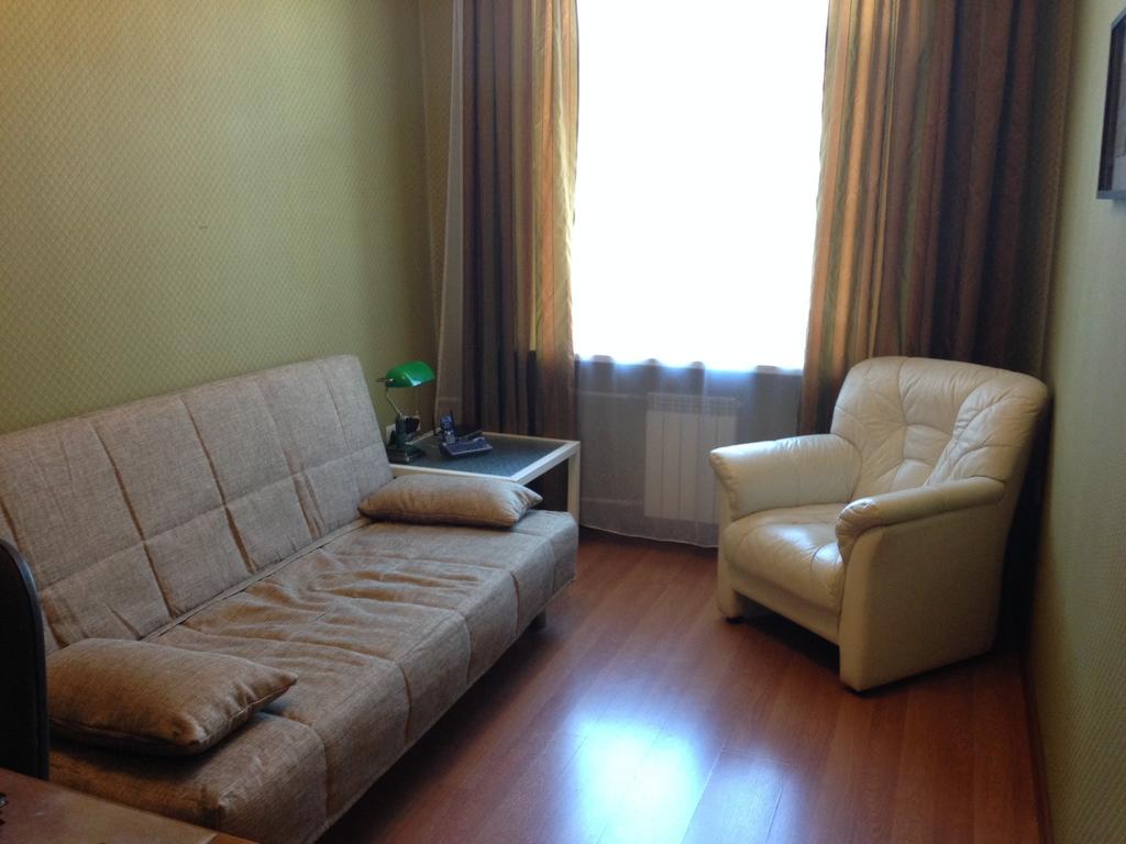 Трехкомнатная квартира посуточно в Минске на Короля, 18 гостиная