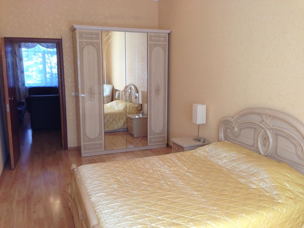 Трехкомнатная квартира посуточно в Минске на Короля, 18 спальня