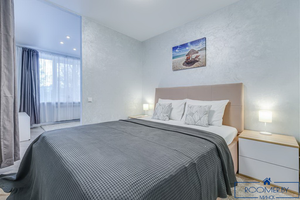 Двухкомнатная квартира на сутки Дзержинского спальня