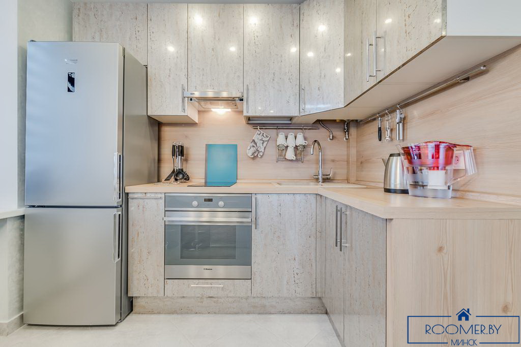 Двухкомнатная квартира на сутки Дзержинского кухня