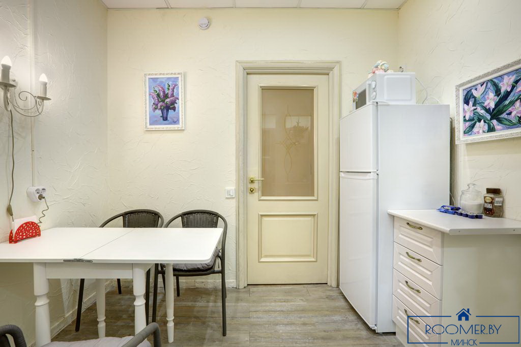 Квартира на сутки в Минске возле метро Площадь Ленина кухня