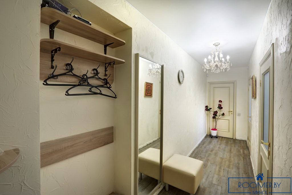 Квартира на сутки в Минске возле метро Площадь Ленина прихожая