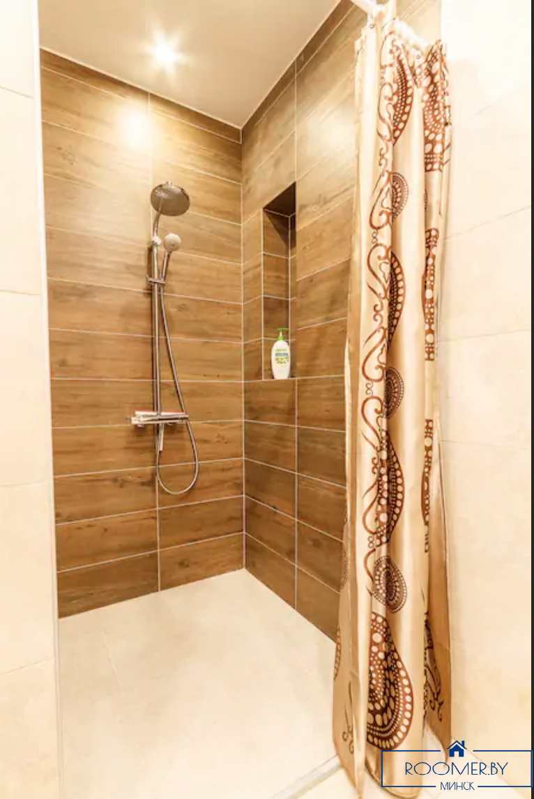 Пятикомнатная квартира на сутки Минск Ленинградская ванна