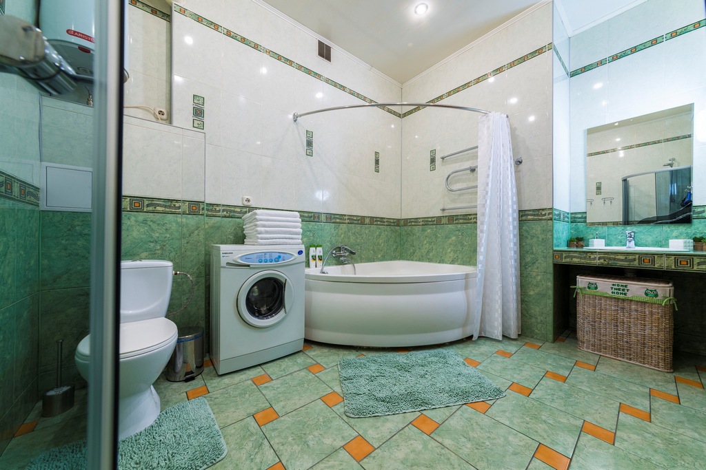 4 bedroom apartment in the center Nezavisimosti av. 14