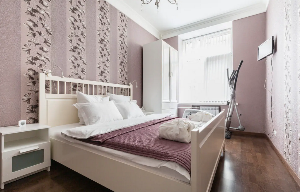 Четырехкомнатная квартира на сутки в Минске спальня