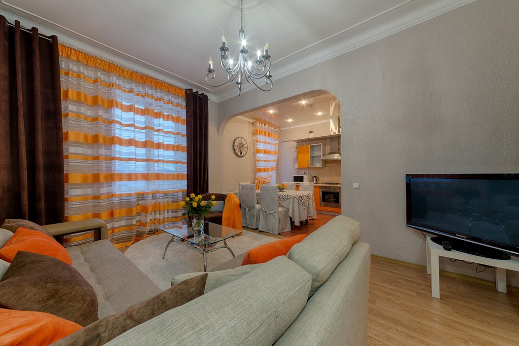 4 bedroom apartment in the center Nezavisimosti av. 14
