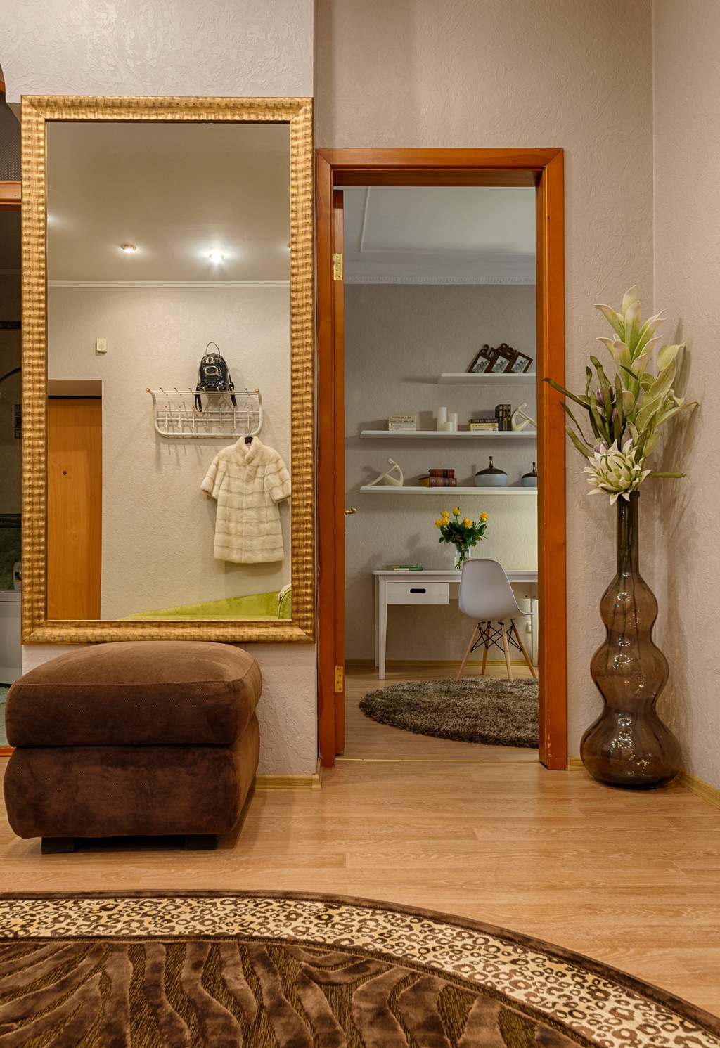 4 bedroom apartment in the center Nezavisimosti av. 14