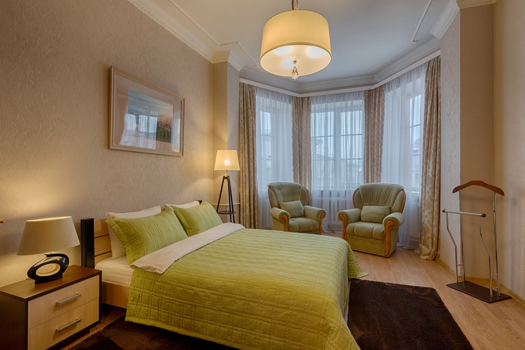 4 bedroom apartment in the center Nezavisimosti av. 14