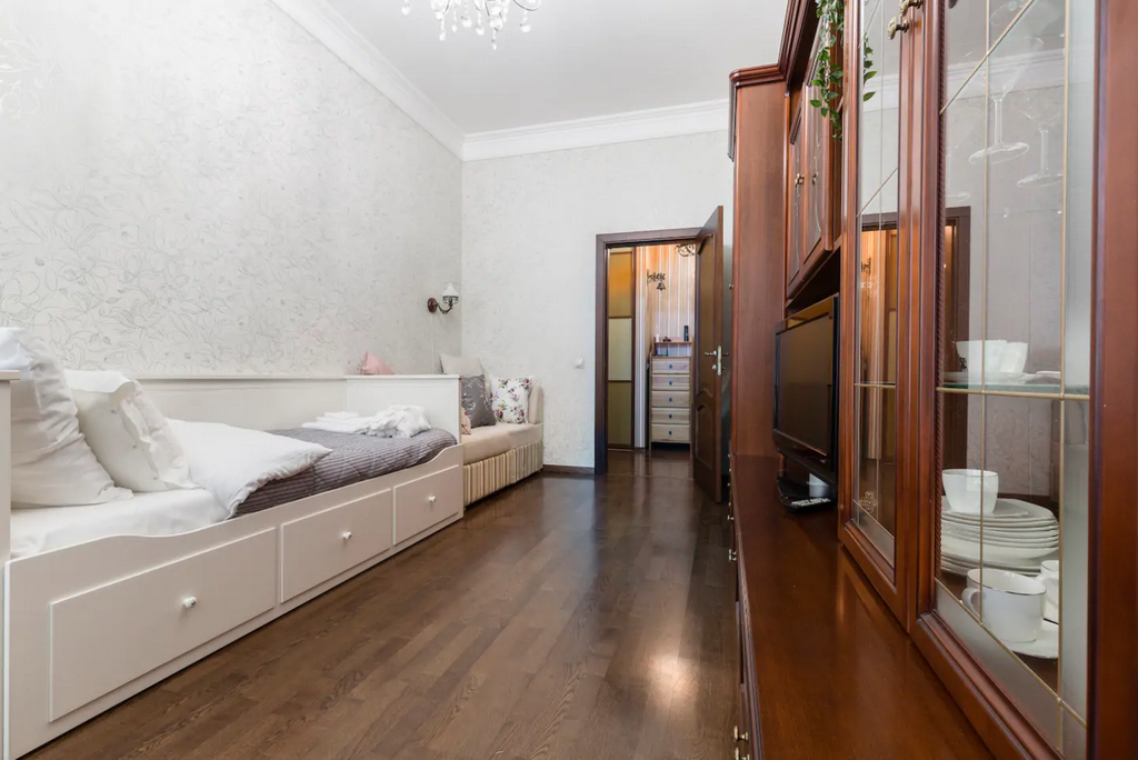 Четырехкомнатная квартира на сутки в Минске спальня