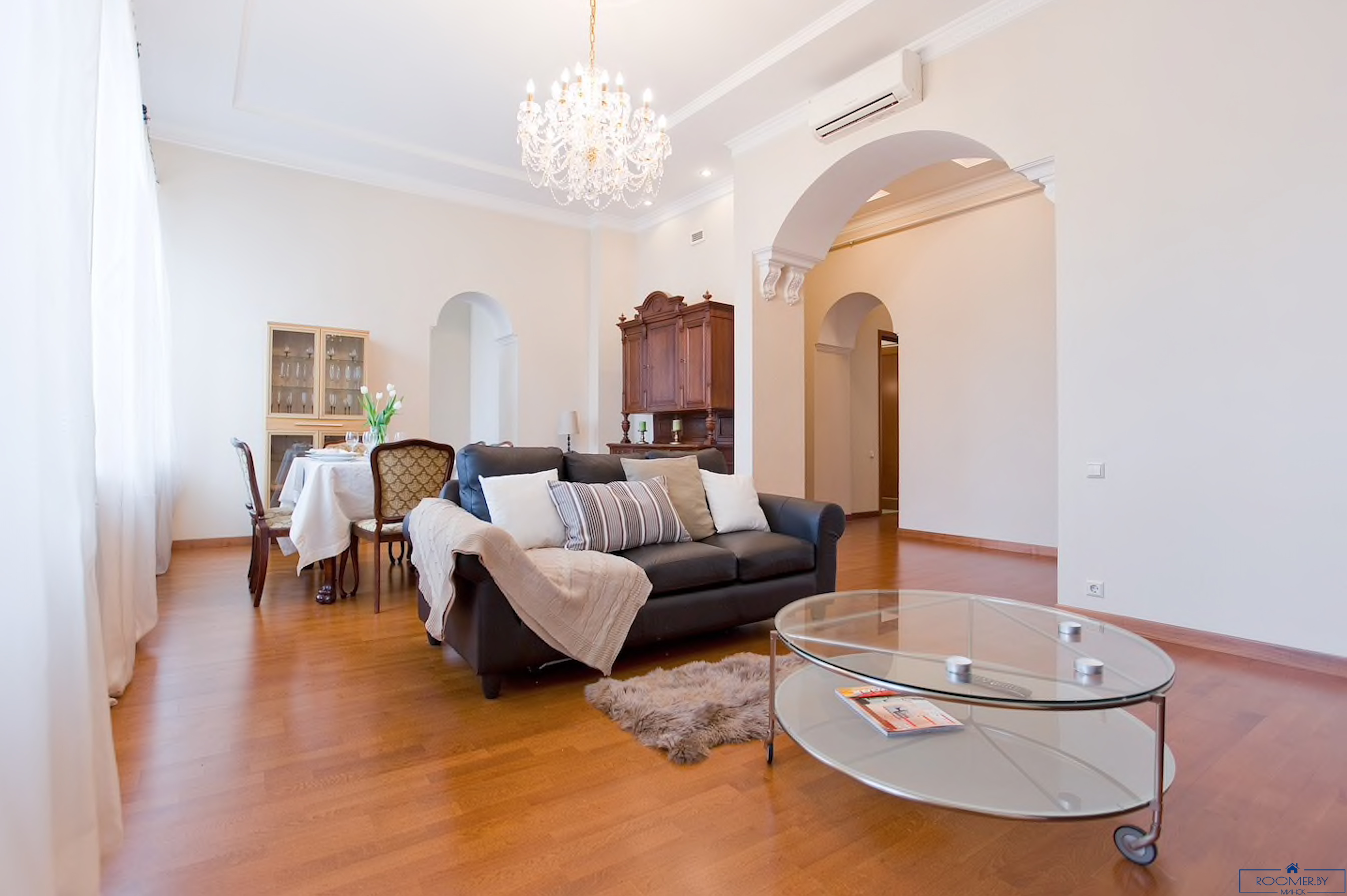 Четырехкомнатная квартира на сутки Минск Броневой переулок, 10 гостиная