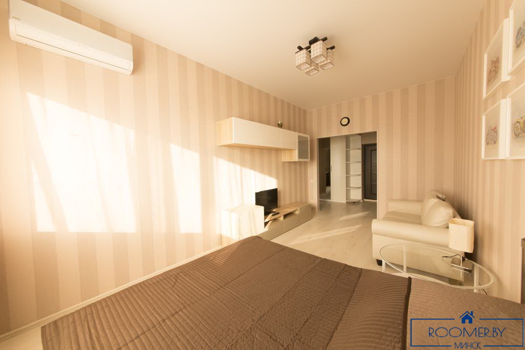 Однокомнатная квартира в Минске на сутки Захарова спальня