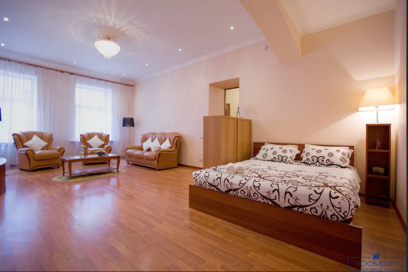 Пятикомнатная квартира на сутки Минск Румянцева гостиная