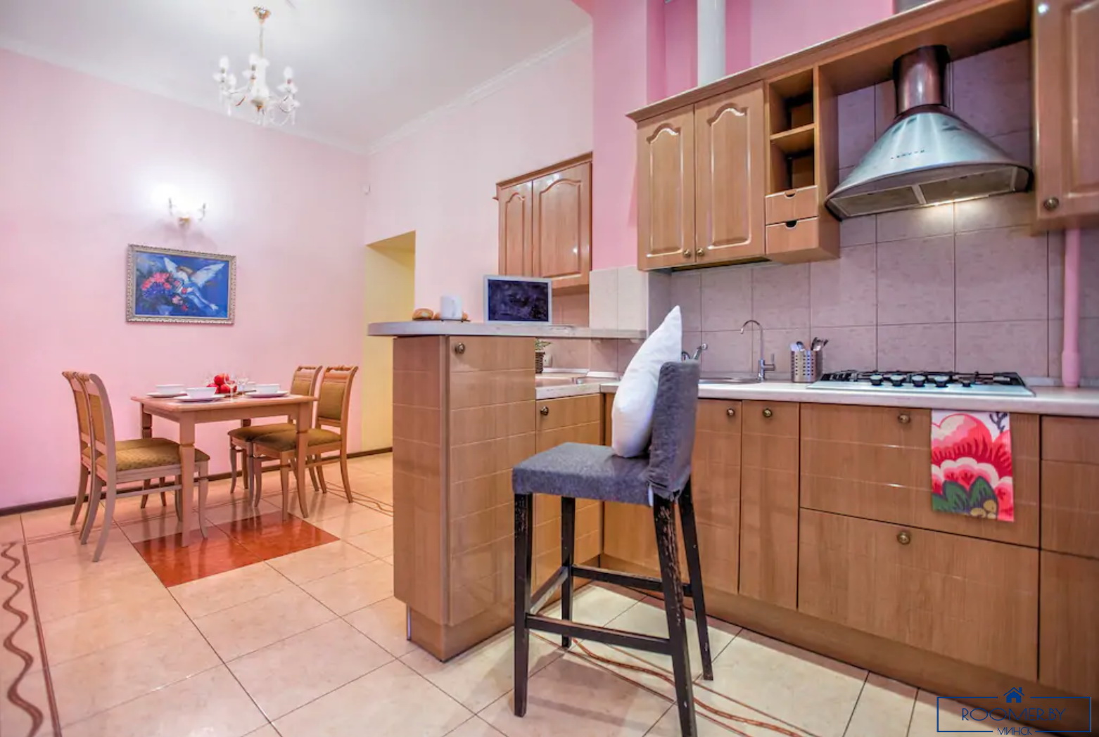 Пятикомнатная квартира на сутки Минск Румянцева кухня