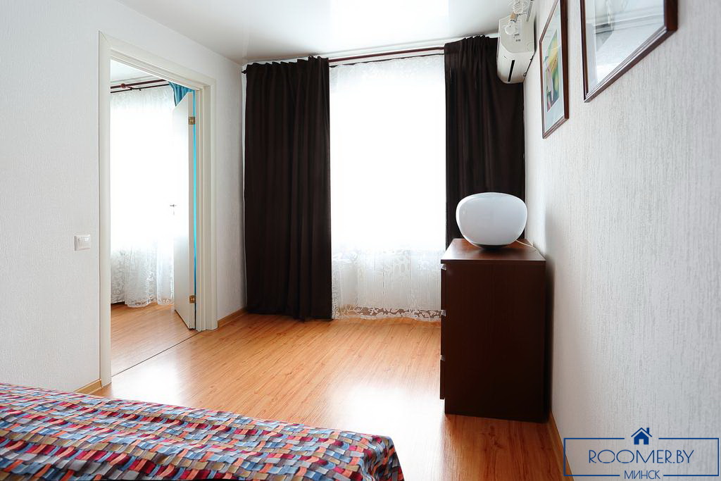 Двухкомнатная квартира на сутки Минск Румянцева спальня