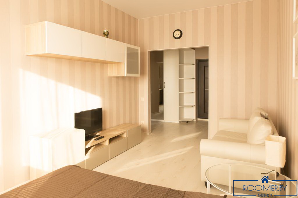 Однокомнатная квартира в Минске на сутки Захарова спальня