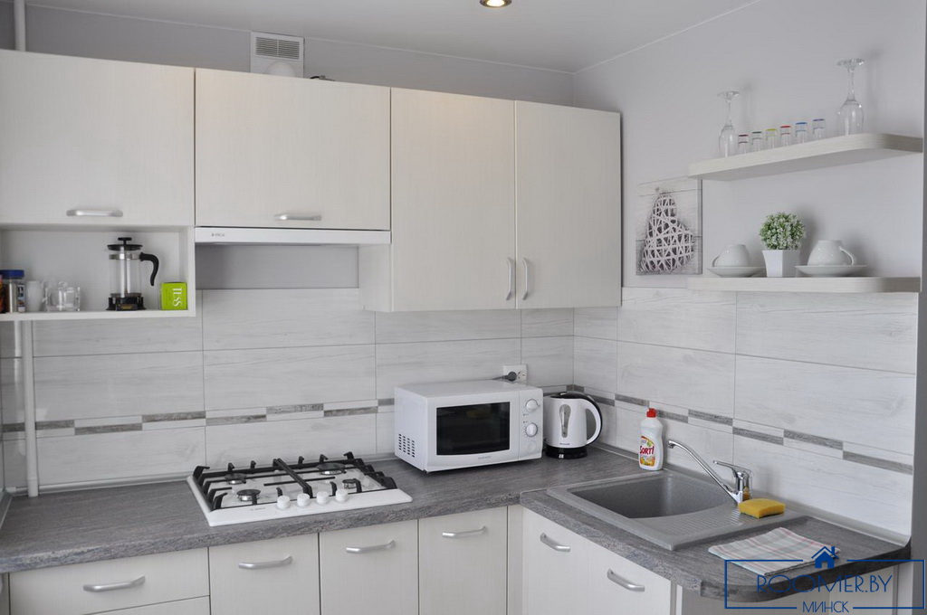 Квартира на сутки в Минске на улице Захарова, 24 кухня