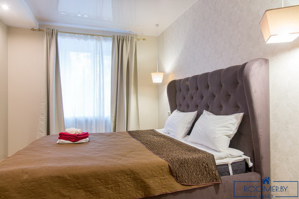 Двухкомнатная квартира на сутки в Минске на проспекте Независимости спальня