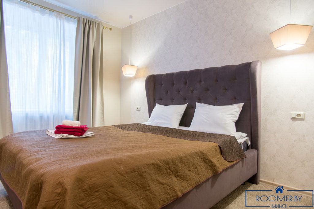Двухкомнатная квартира на сутки в Минске на проспекте Независимости спальня