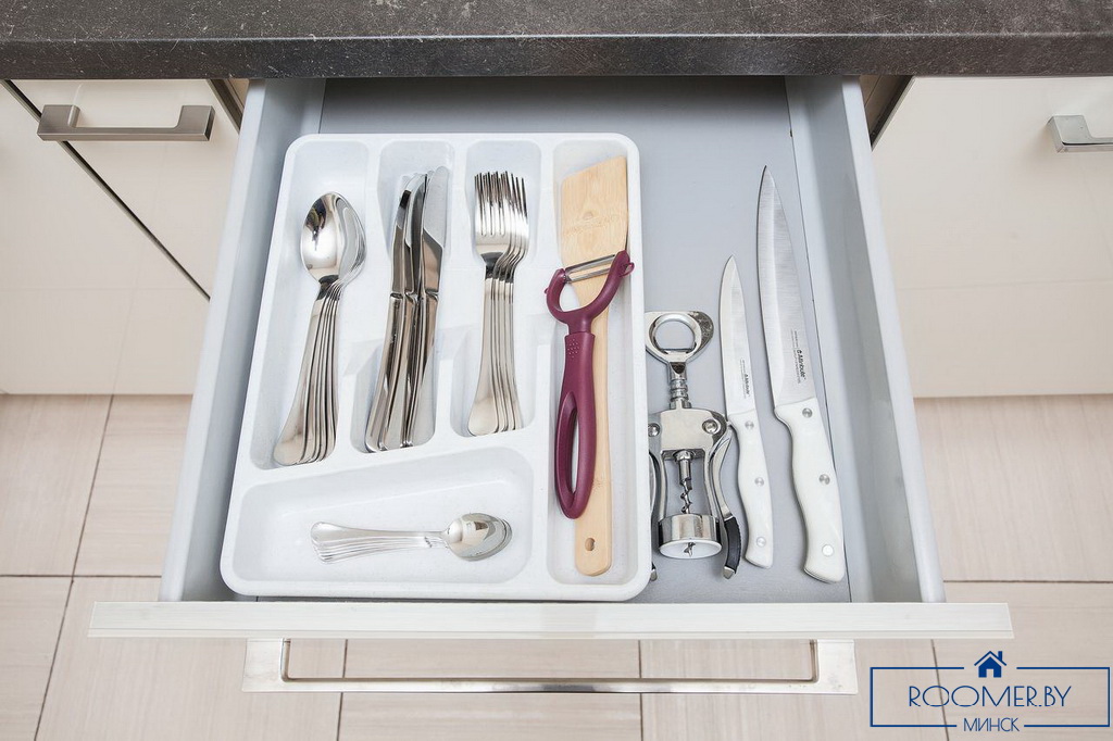  Квартира на сутки в Минске на улице Мстислава, 20 столовые приборы