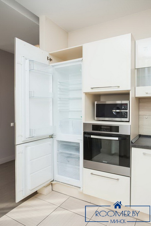 Квартира на сутки в Минске на улице Мстислава, 20 холодильник