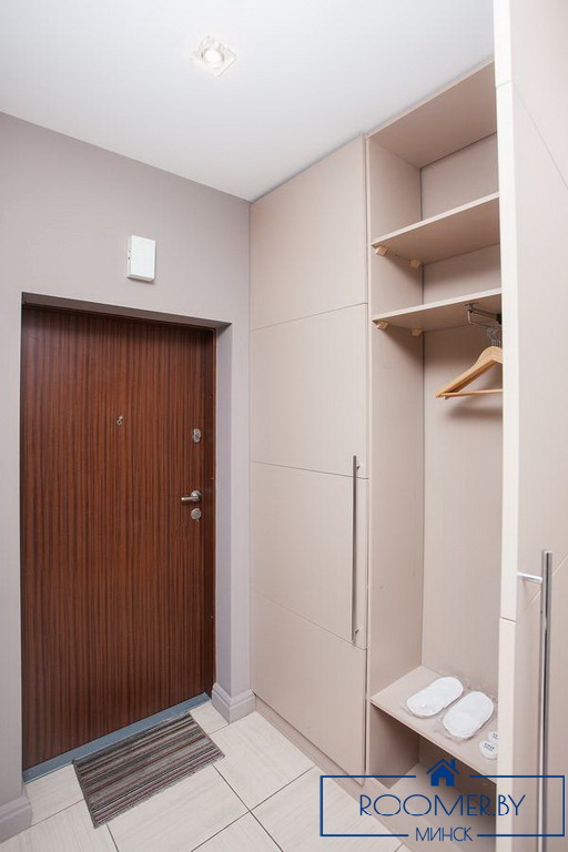 Квартира на сутки в Минске на улице Мстислава, 20 прихожая