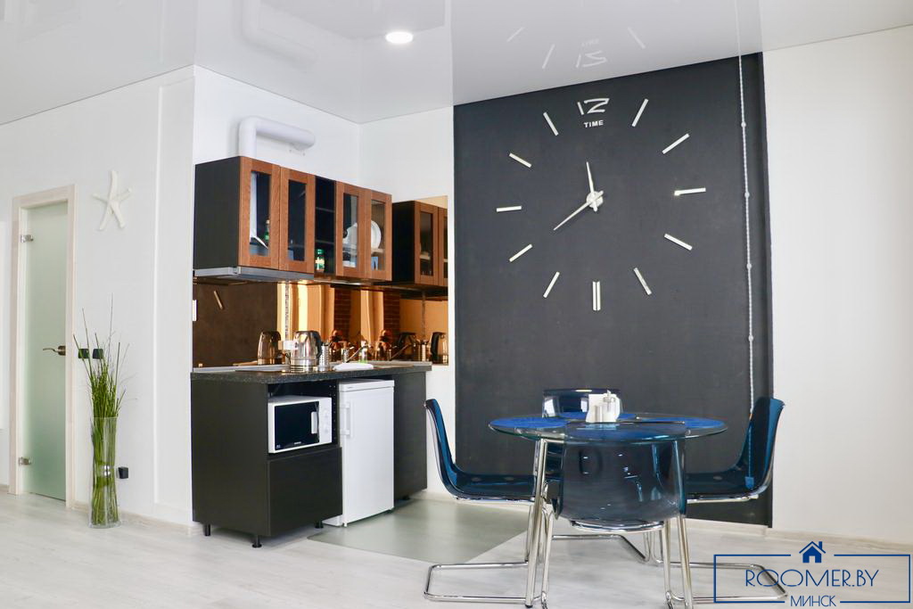 Однокомнатная квартира в Минске на проспекте Независимости кухня