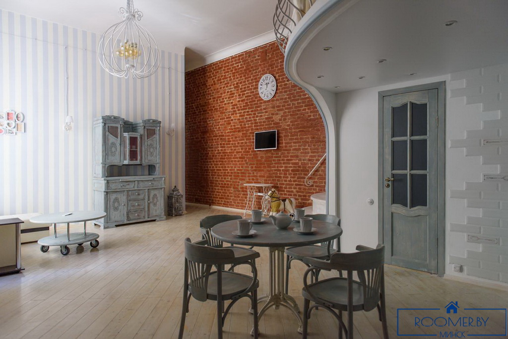 Квартира на сутки в Минске возле метро Академия Наук гостиная