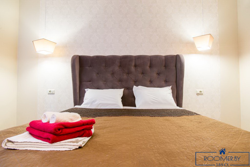 Двухкомнатная квартира на сутки в Минске на проспекте Независимости спальня