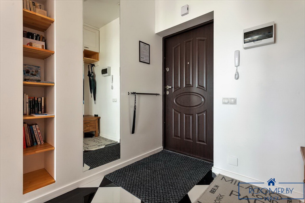 Квартира на сутки в Минске на улице Мстиславца, 22 прихожая