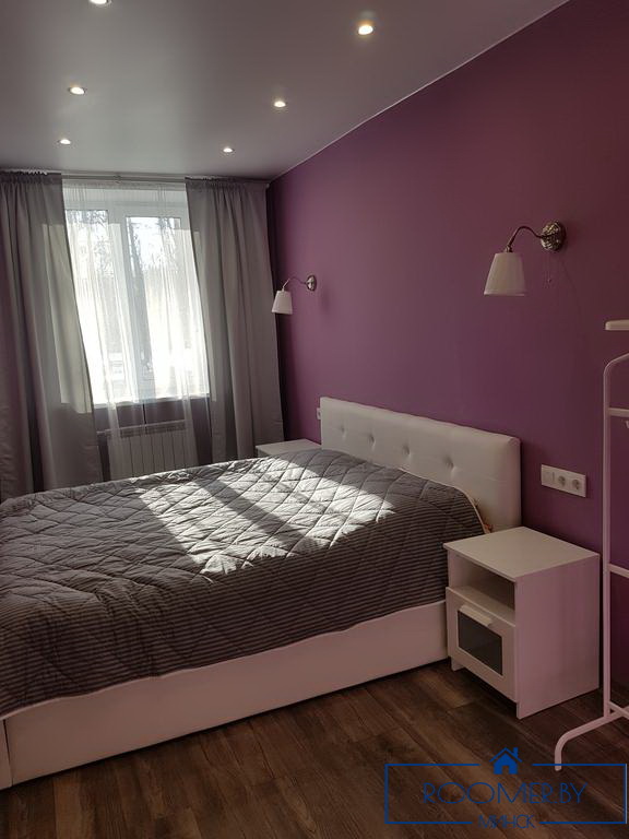 Трехкомнатная квартира на сутки Мстиславца спальня