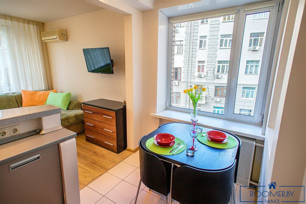 Квартира на сутки в Минске на проспекте Независимости, 46 кухня