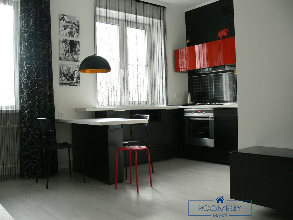 Квартира на сутки в Минске на проспекте Независимости, 48 кухня