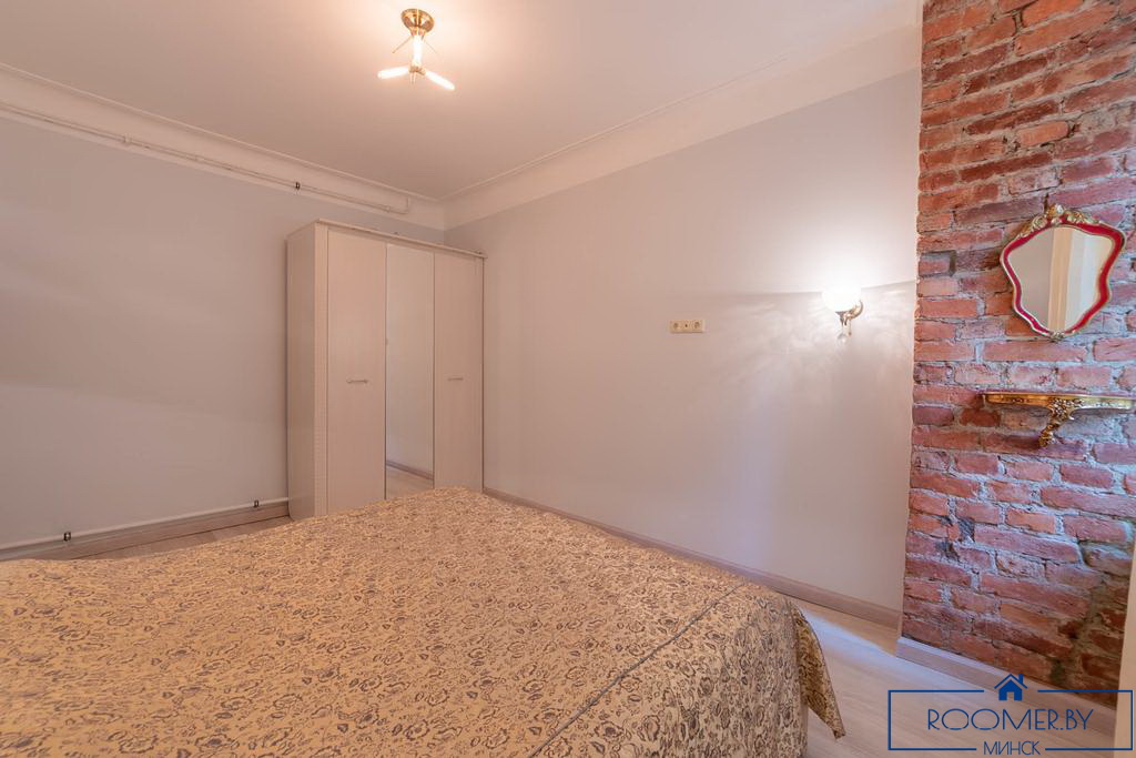 Квартира на сутки в Минске возле метро Площадь Якуба Коласа спальня