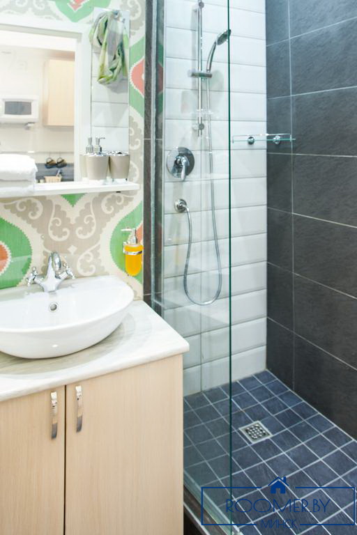 Однокомнатная квартира по адресу проспект Независимости, 37 душевая