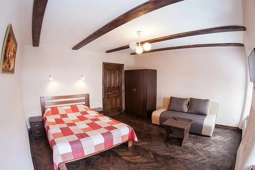 Двухкомнатная квартира на сутки в Минск, ул. Грибоедова 1